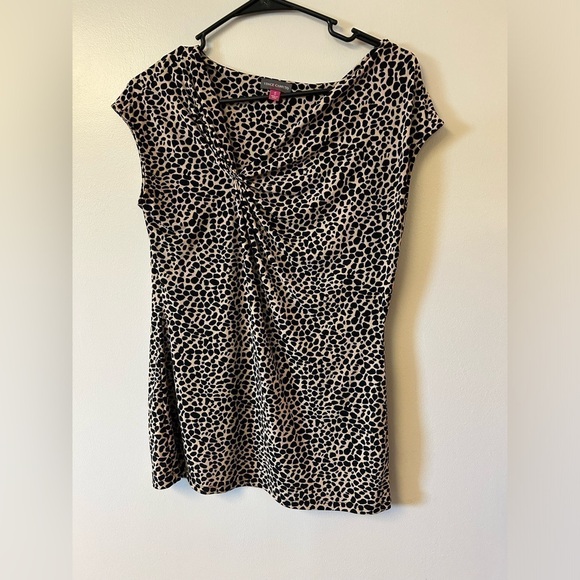 Vince Camuto Tops - Vince Camuto leopard print ruched knot blouse
